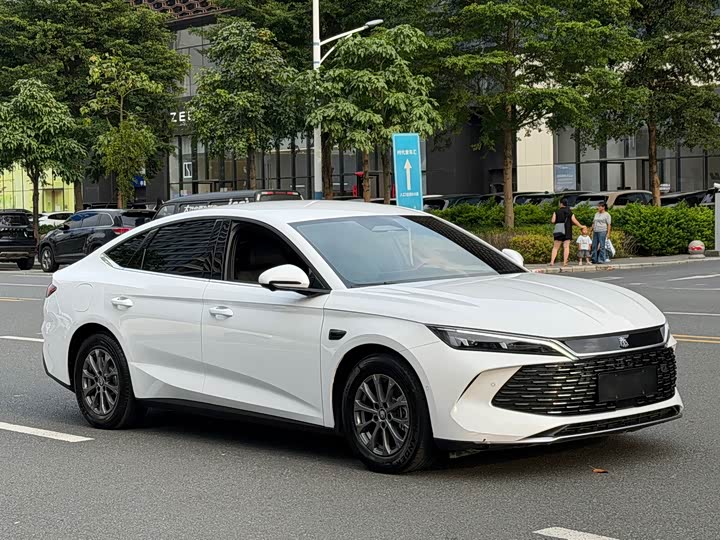BYD Qin L, 2025 — фото 3 из 9