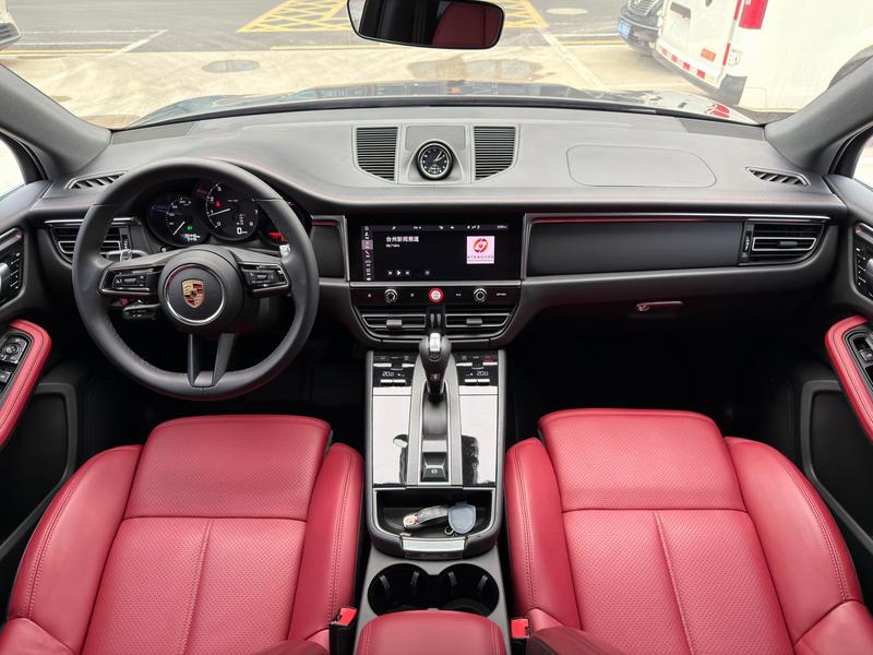 Porsche Macan, 2023 — фото 6 из 12