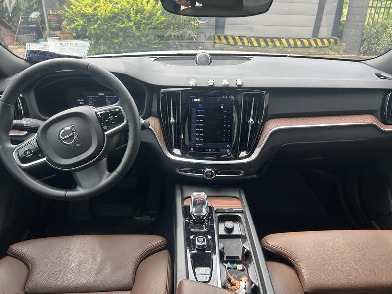 Volvo S60, 2023 — фото 5 из 9