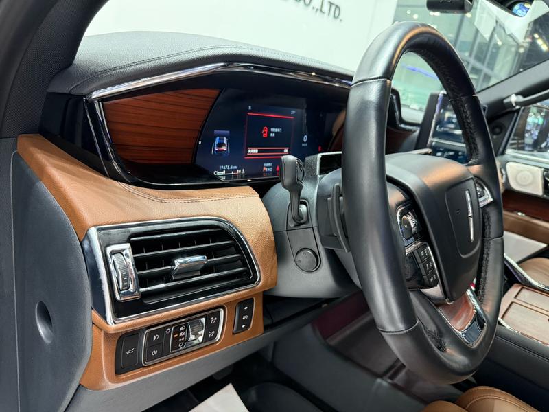 Lincoln Navigator, 2023 — фото 10 из 12