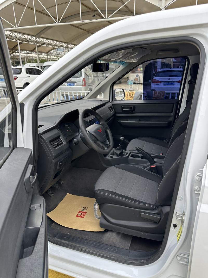 Wuling Hongguang Plus, 2023 — фото 8 из 11
