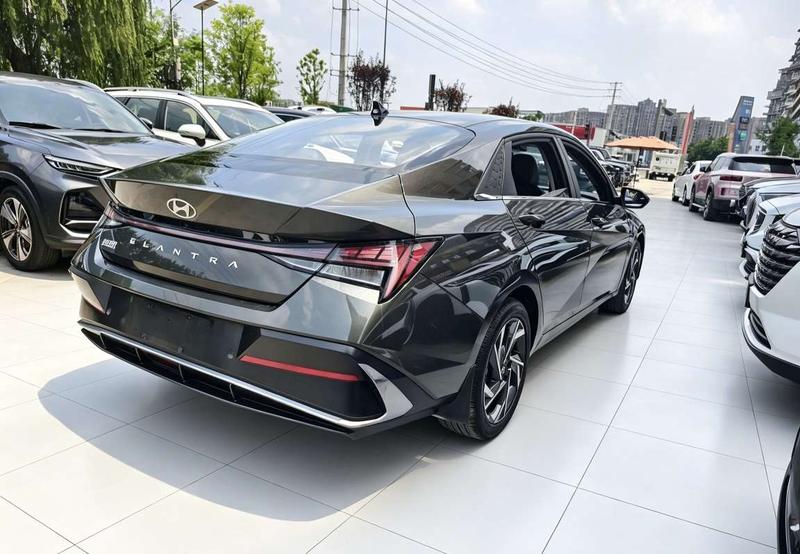 Hyundai Elantra N line, 2024 — фото 6 из 12