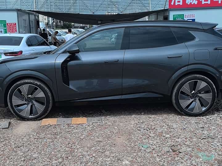Lynk & Co 08 EM-P Hybrid, 2024 — фото 8 из 9