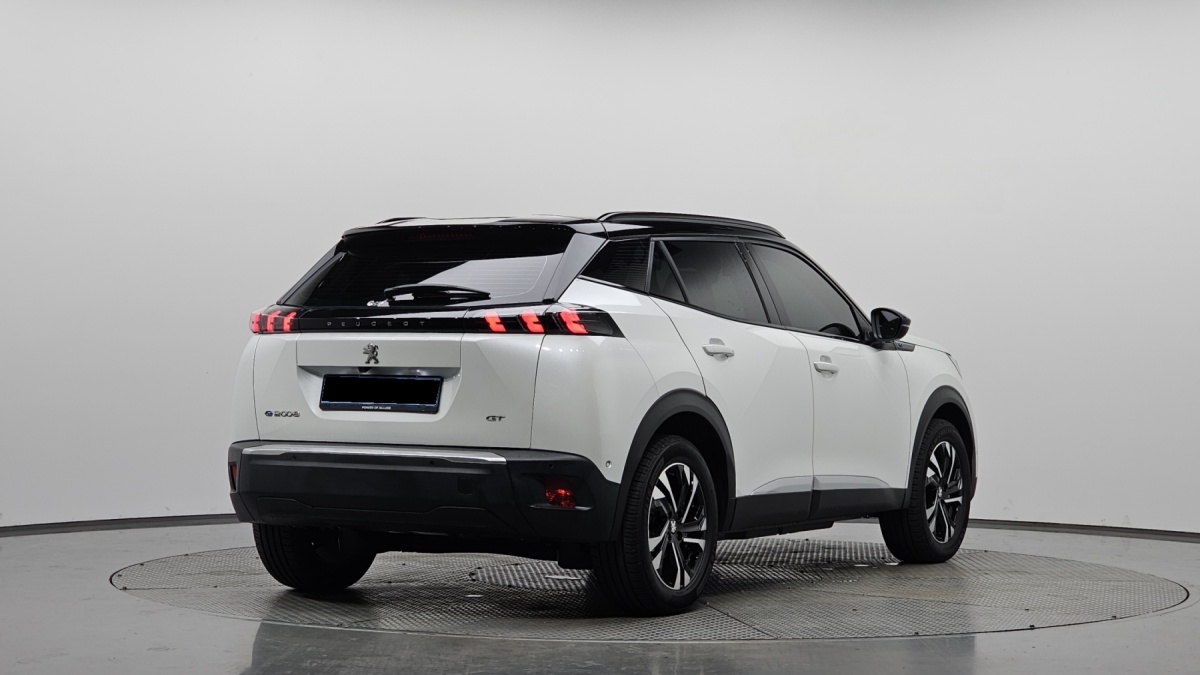 Peugeot 2008, 2023 — фото 2 из 12