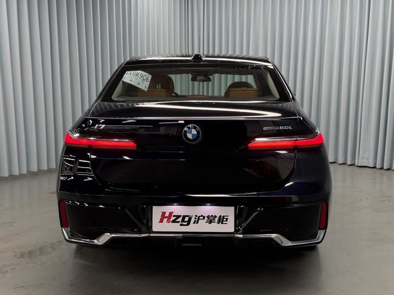 BMW i7, 2023 — фото 3 из 7