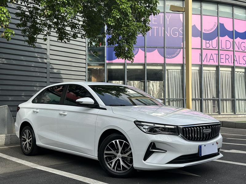 Geely Emgrand, 2025 — фото 3 из 12