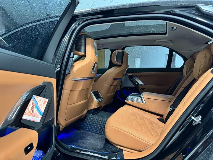 BMW 7 Series, 2023 — фото 6 из 9
