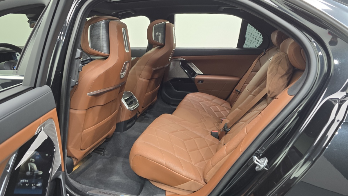 BMW 7 Series, 2024 — фото 10 из 12