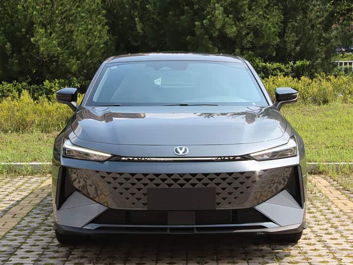 Changan UNI-V Hybrid, 2025 — фото 3 из 9