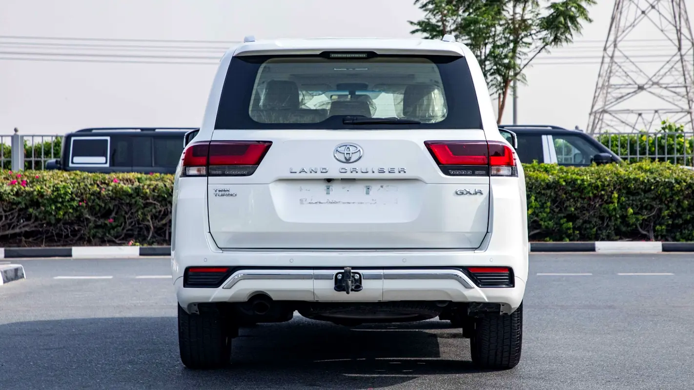 Toyota Land Cruiser, 2023 — фото 6 из 10
