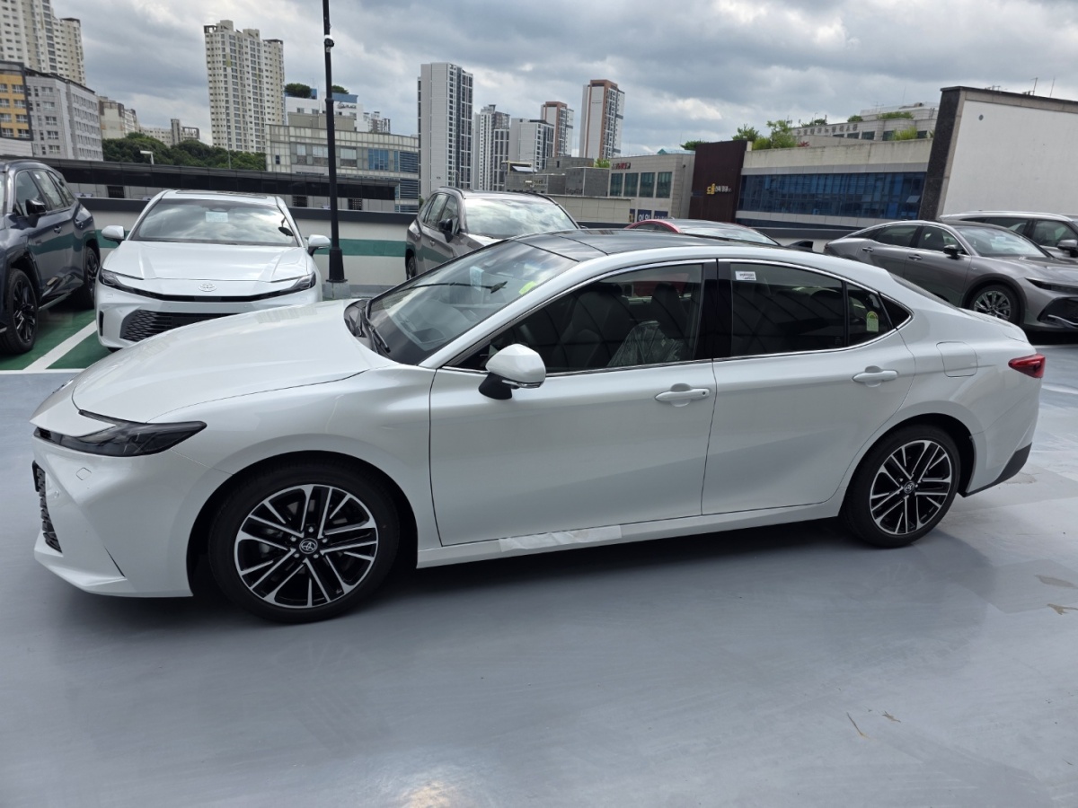 Toyota Camry, 2026 — фото 4 из 10
