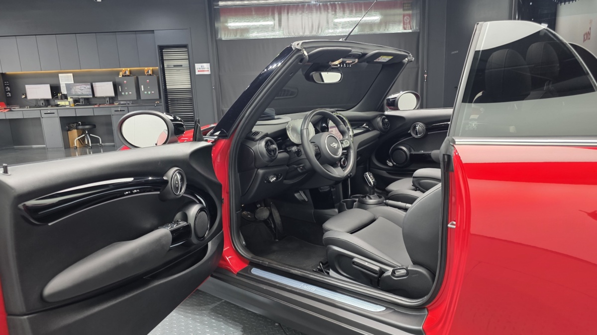 Mini Cooper Convertible, 2024 — фото 10 из 12
