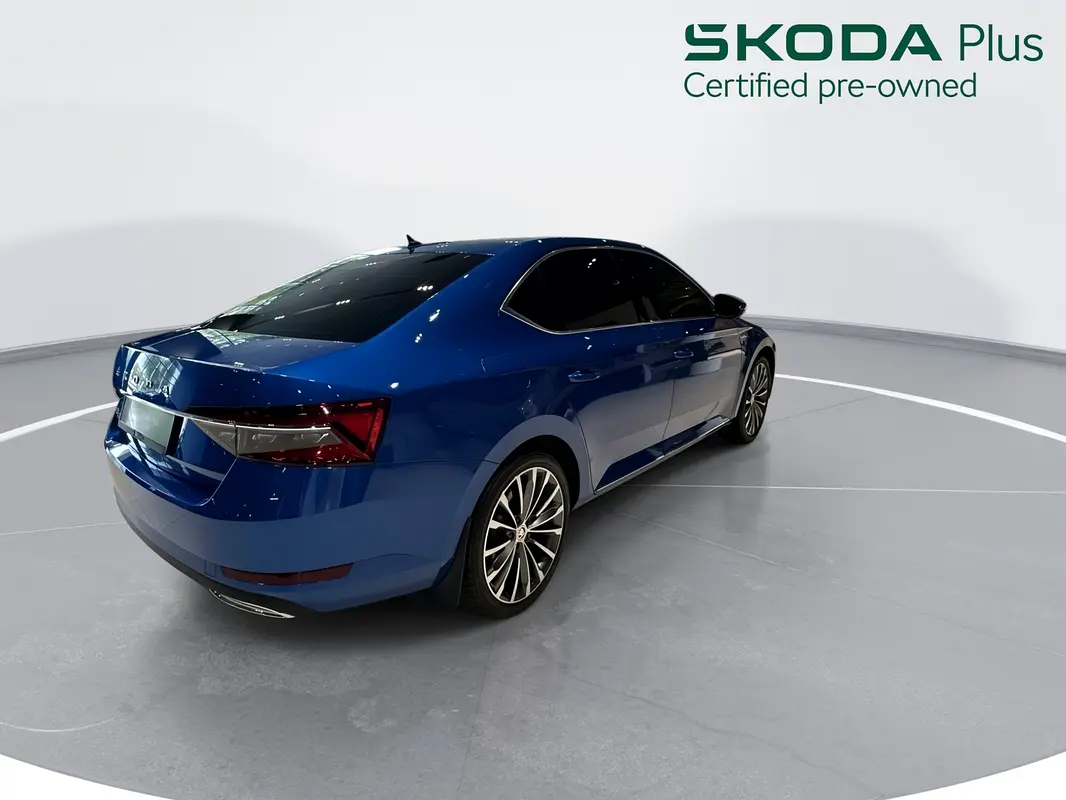 Skoda Superb, 2023 — фото 4 из 10