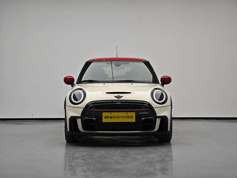 Mini Mini JCW, 2022 — фото 2 из 12