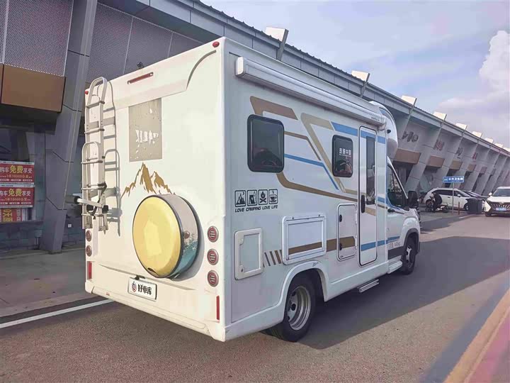 Maxus V90 RV, 2022 — фото 4 из 9