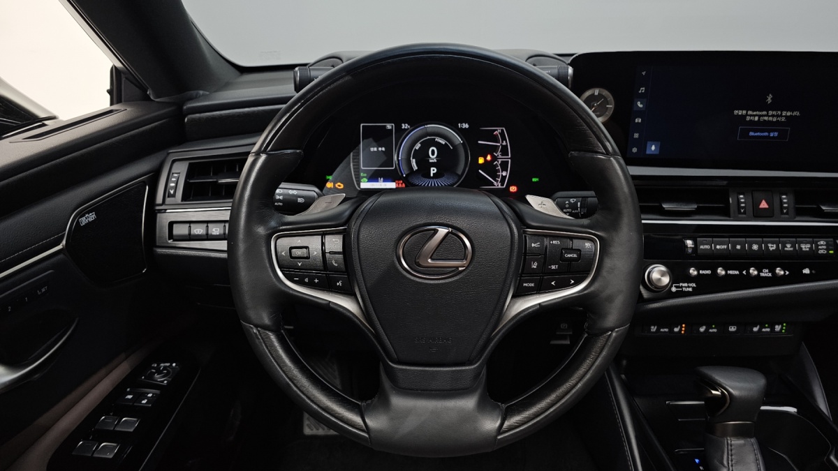 Lexus ES, 2022 — фото 12 из 12