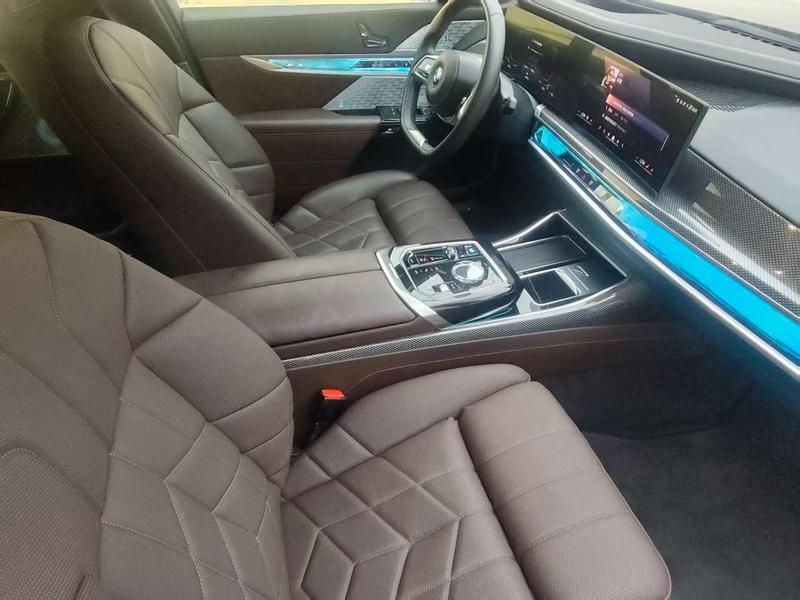 BMW i7, 2023 — фото 11 из 12