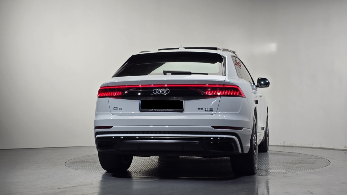 Audi Q8, 2022 — фото 4 из 12