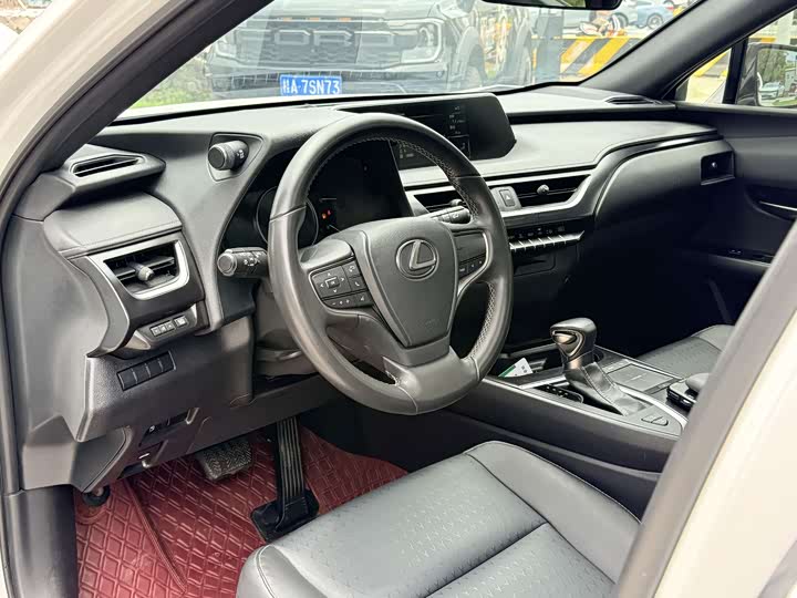 Lexus UX, 2022 — фото 9 из 9