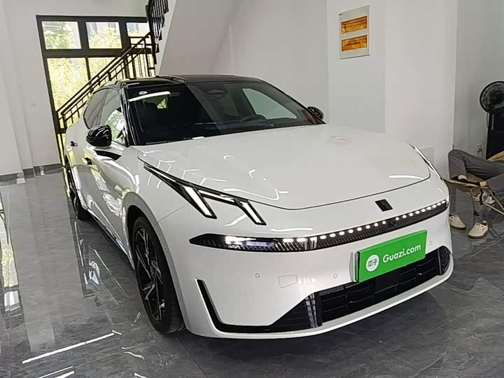 Lynk & Co 07 EM-P Hybrid, 2025 — фото 4 из 9