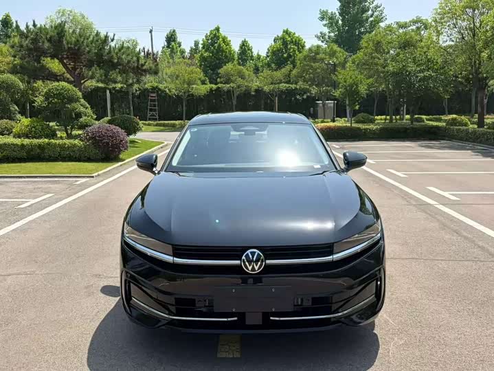 Volkswagen Magotan, 2025 — купить в Иванове под ключ