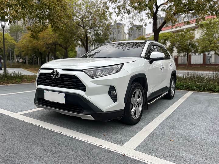 Toyota RAV4, 2021 — купить в Иванове под ключ