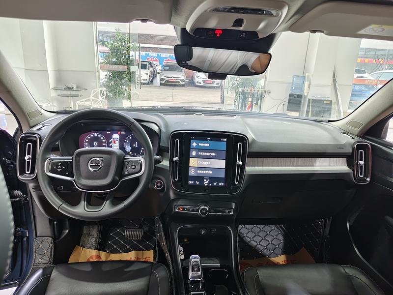 Volvo XC40, 2022 — фото 9 из 12