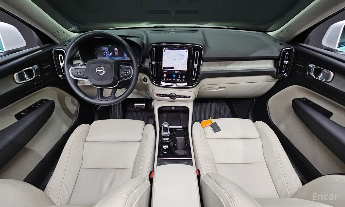 Volvo XC40, 2023 — фото 7 из 12