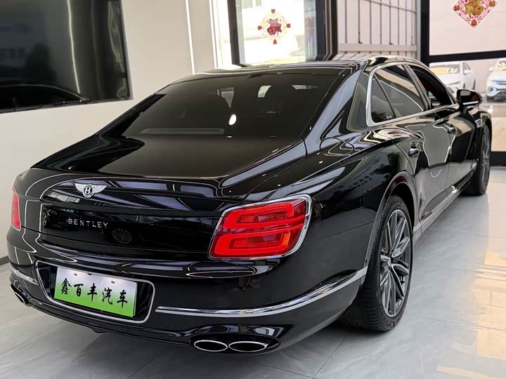Bentley Flying Spur Hybrid, 2022 — фото 7 из 9