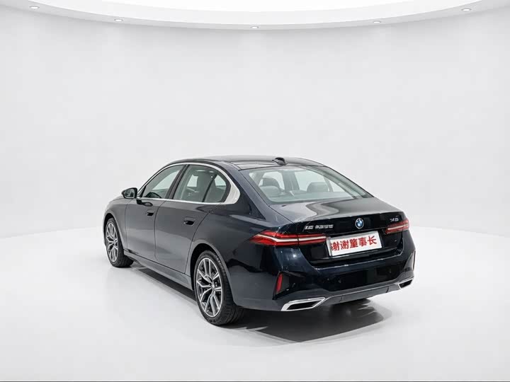 BMW i5, 2025 — фото 3 из 7