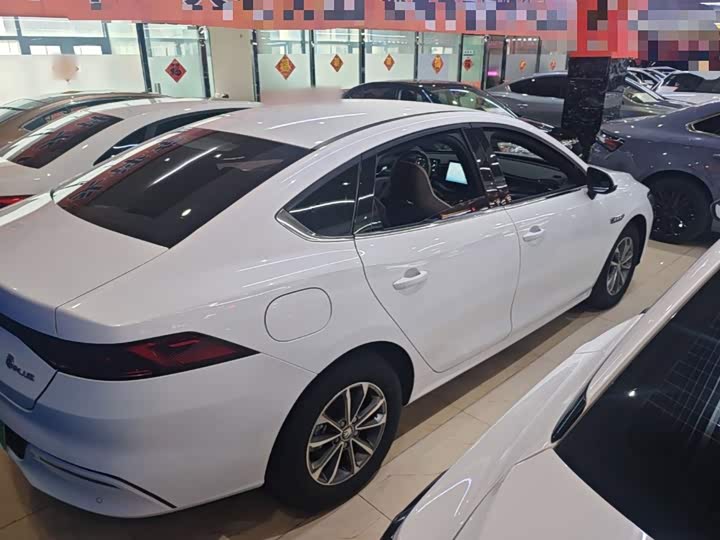 BYD Qin Plus, 2024 — фото 7 из 9