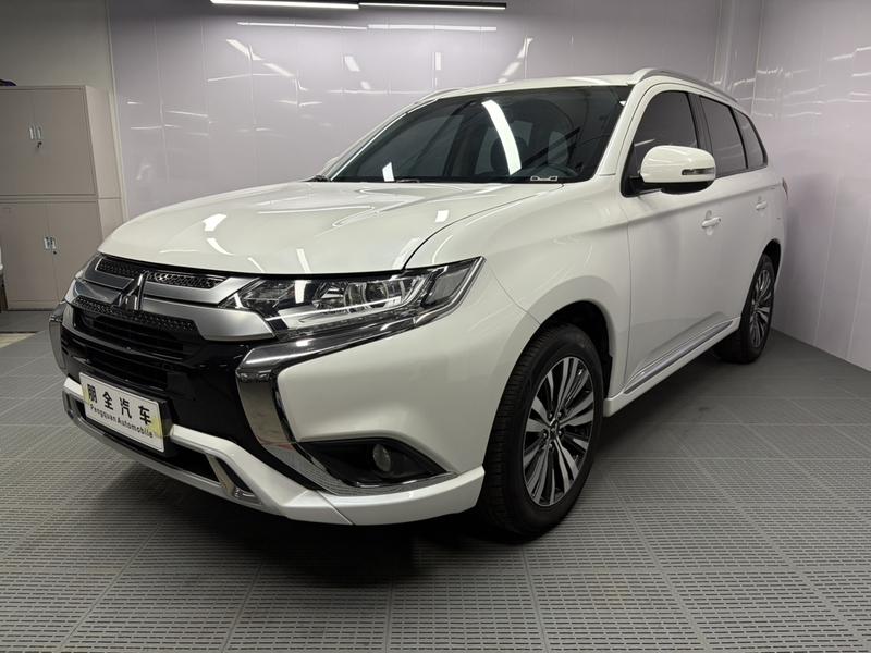 Mitsubishi Outlander, 2022 — купить в Москве под ключ