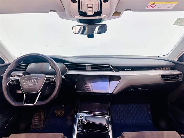 Audi e-tron, 2022 — фото 7 из 7