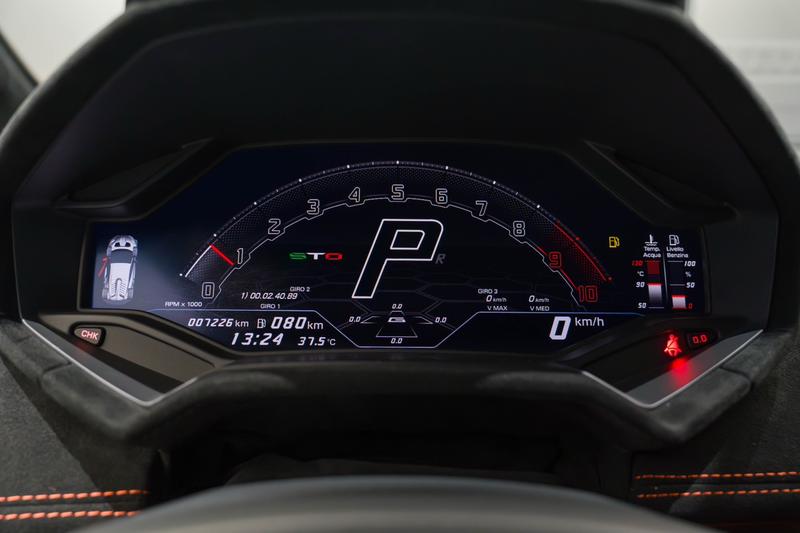 Lamborghini Huracán, 2023 — фото 8 из 11