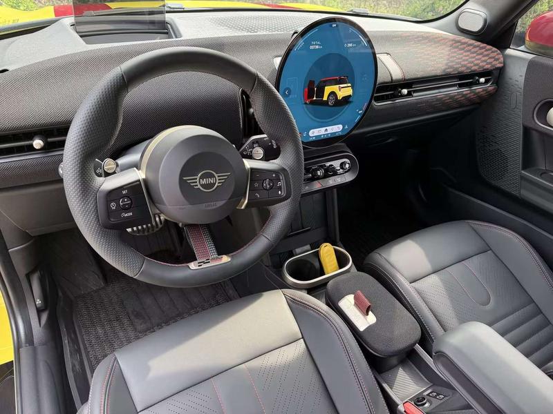 Mini Mini JCW, 2025 — фото 6 из 11