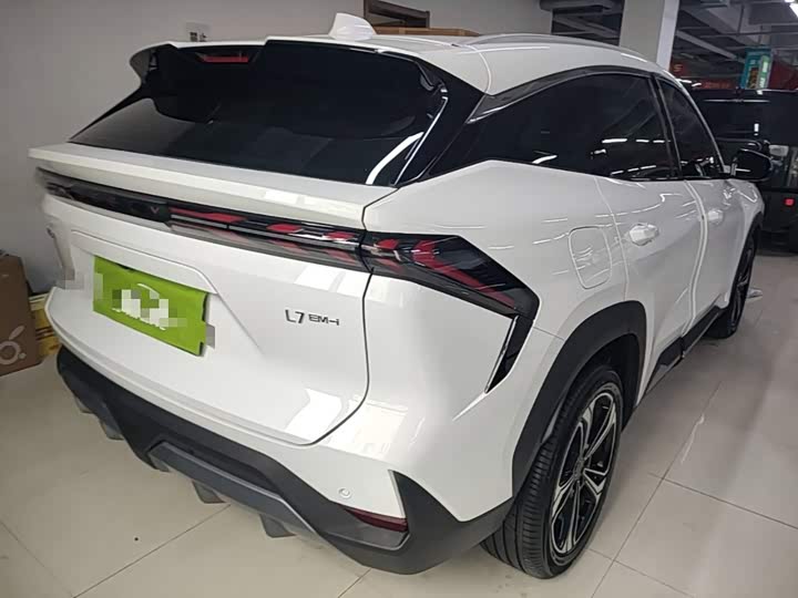 Geely Galaxy L7, 2025 — фото 7 из 9