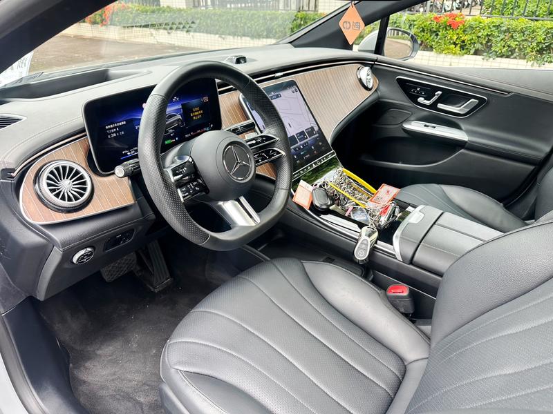 Mercedes-Benz EQE, 2023 — фото 11 из 12