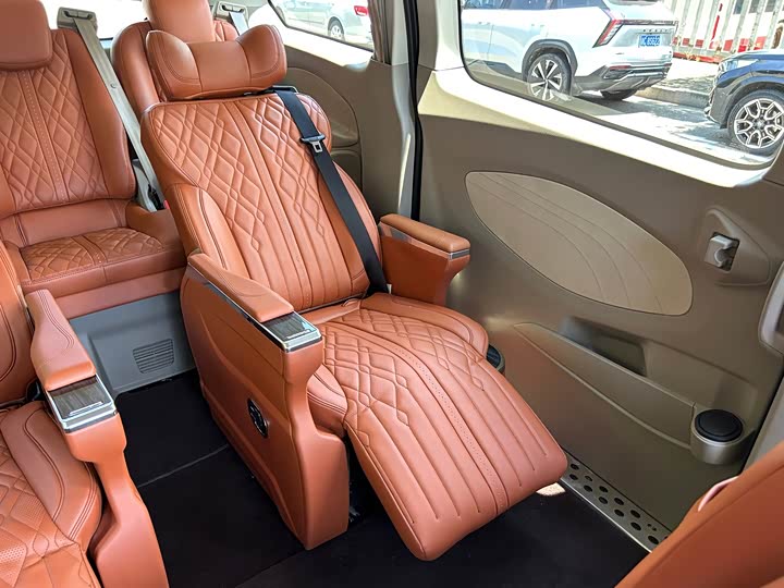 Ford Tourneo, 2021 — фото 8 из 9
