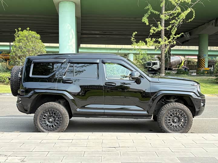 Tank 700 Hybrid, 2024 — фото 7 из 9