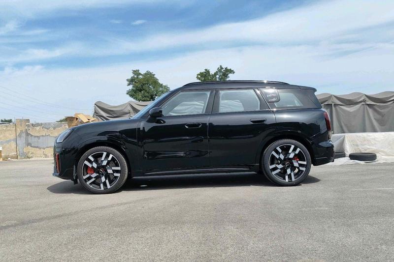 Mini Countryman JCW, 2025 — фото 3 из 11
