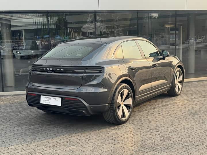 Porsche Macan EV, 2024 — фото 3 из 9