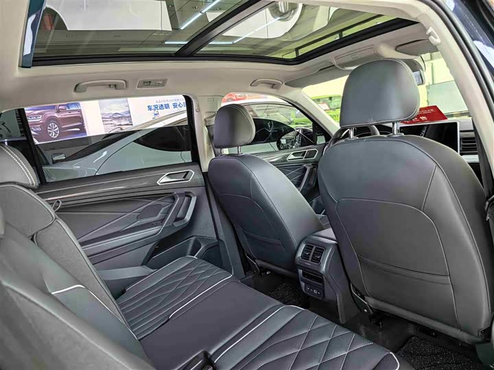 Volkswagen Tiguan L Pro, 2023 — фото 10 из 10