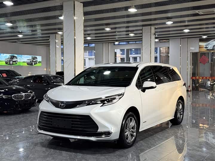 Toyota Sienna, 2023 — купить в Калуге под ключ