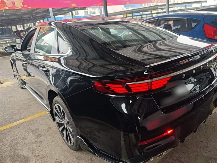 Geely Preface, 2025 — фото 5 из 9