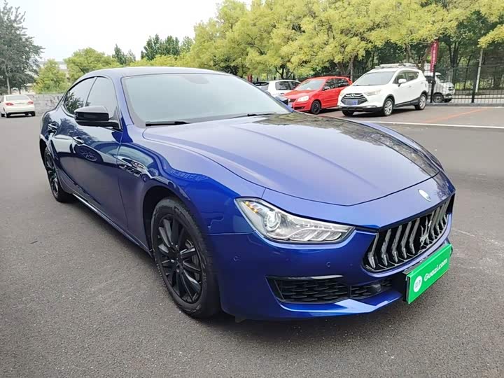 Maserati Ghibli, 2023 — фото 4 из 9