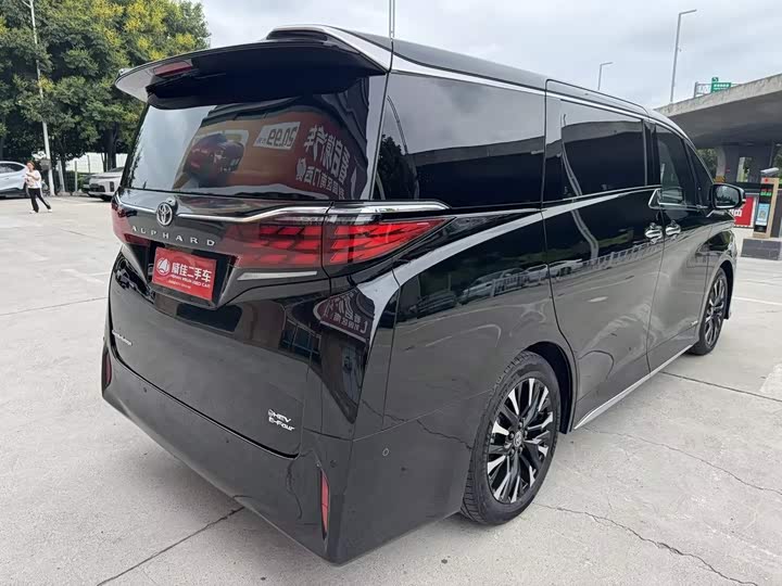 Toyota Alphard, 2024 — фото 6 из 9