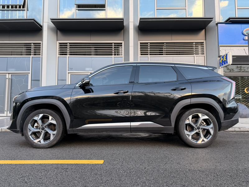 Geely Atlas L, 2024 — фото 3 из 11