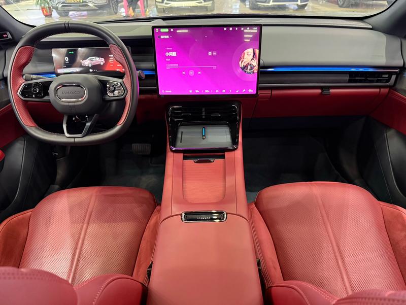 Lynk & Co 07 EM-P Hybrid, 2025 — фото 6 из 12