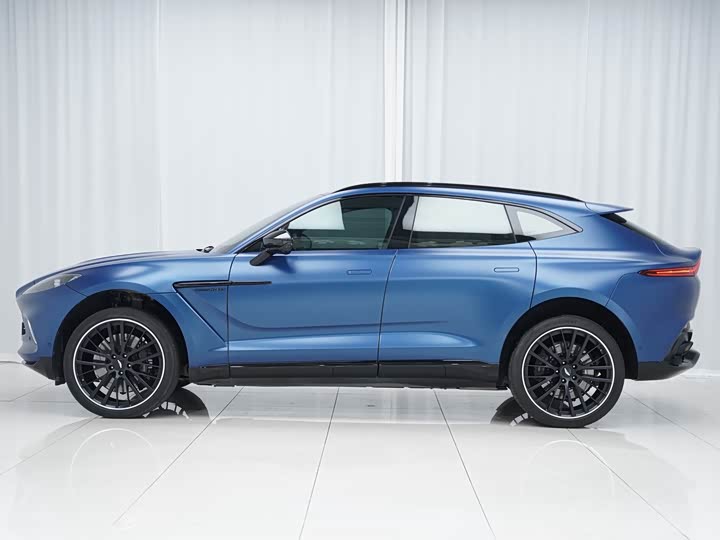 Aston Martin DBX, 2021 — фото 3 из 9