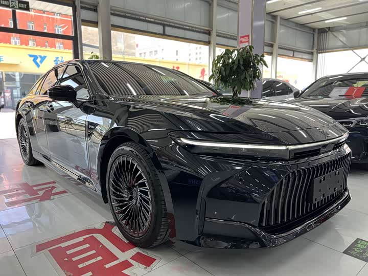 Toyota Crown Sedan, 2025 — фото 3 из 9